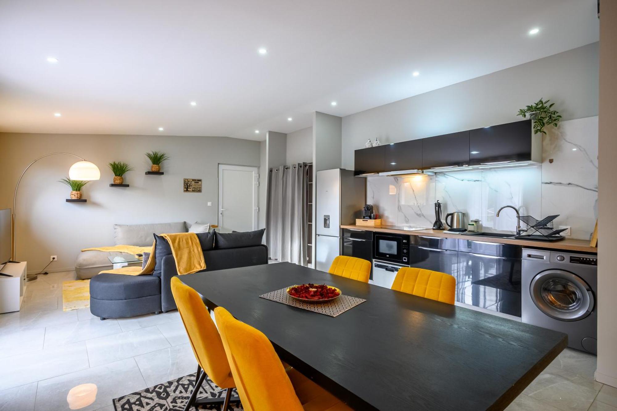 Ferienwohnung Le Charles Montbéliard Exterior foto